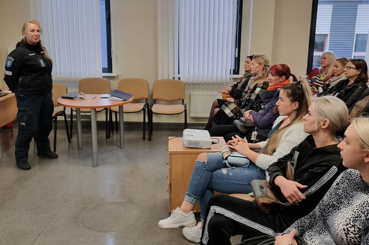Apie prekybos žmonėmis formas ir pavojus – renginiuose klientams